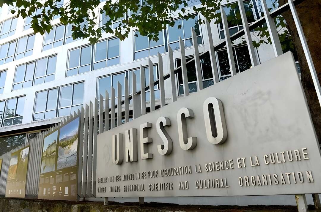 IA à l&rsquo;école : dix ministres africains signent à Paris, mais réclament d&rsquo;abord un modèle qui parle leurs langues